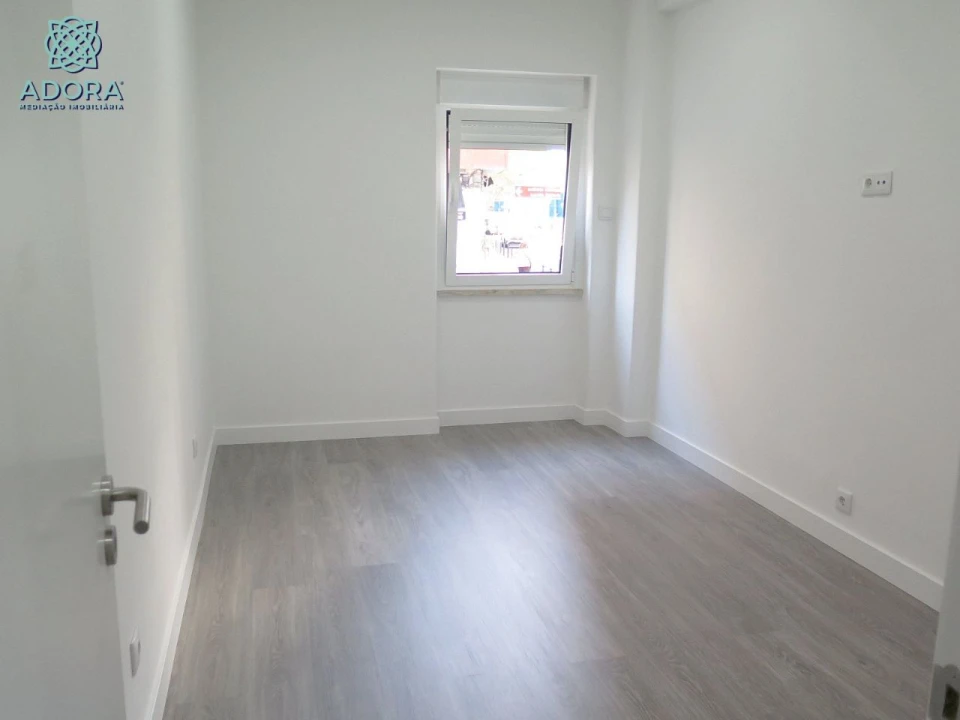Apartamento T3 para Venda em Linda a Velha Foto 21