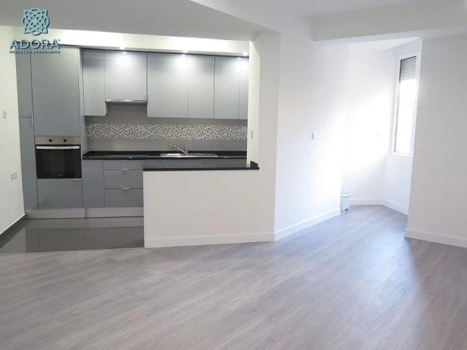 Apartamento T3 para Venda em Linda a Velha Foto 2