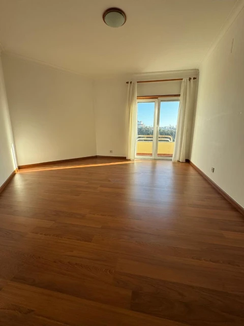 Apartamento T3 para Arrendamento em Leiria