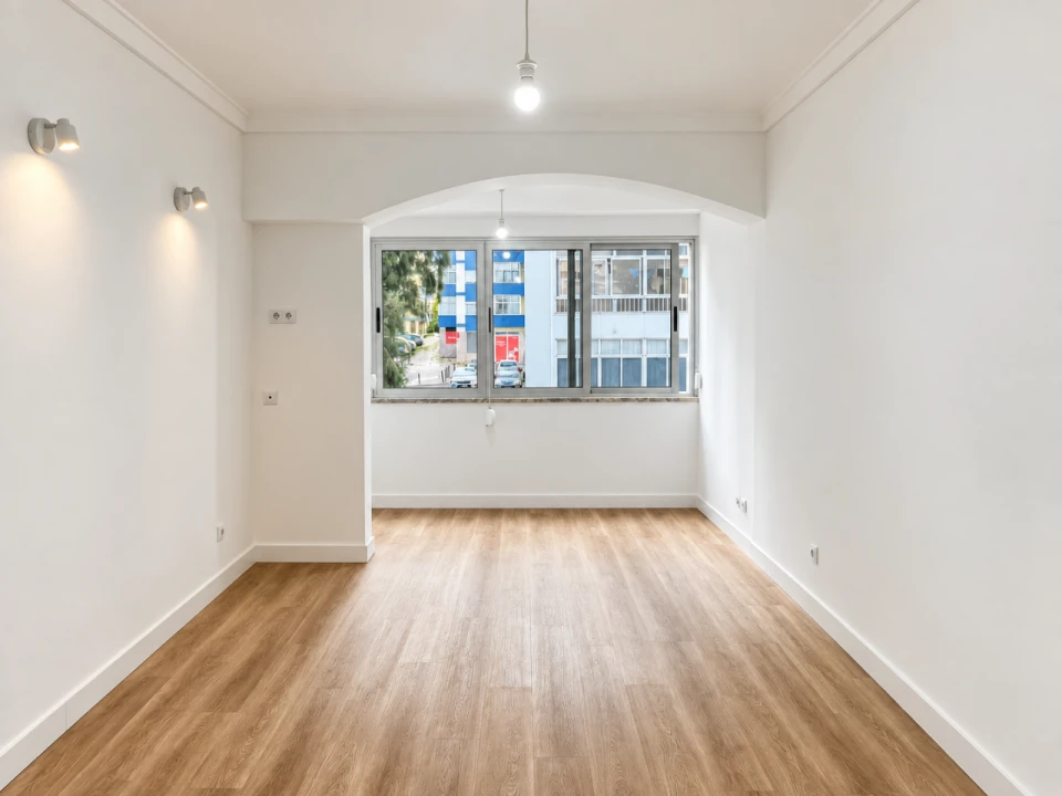 Apartamento T2 para Venda em Odivelas Foto 2