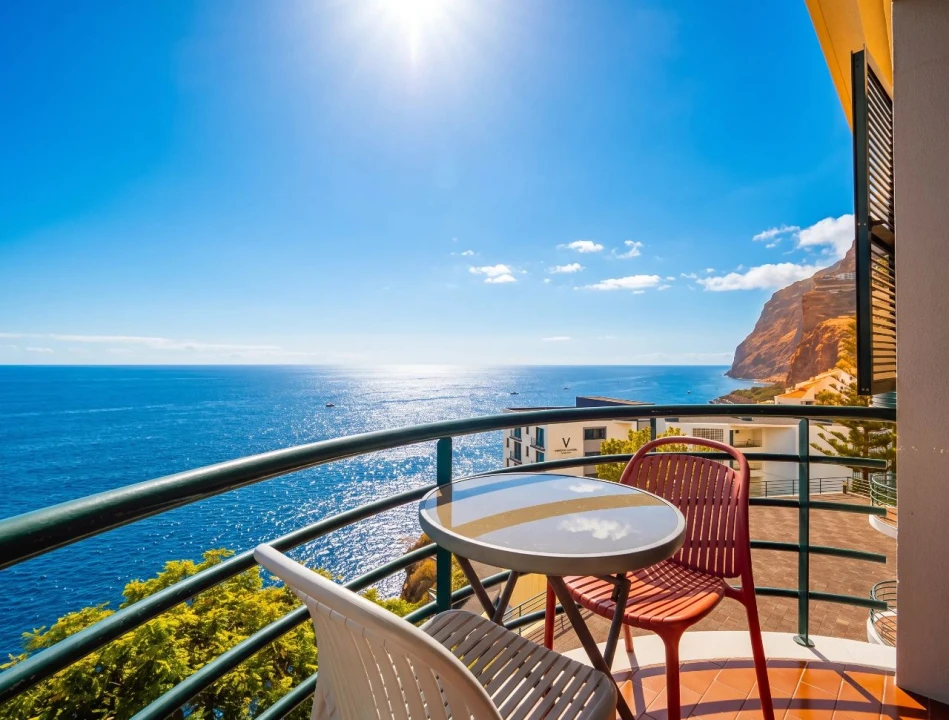 Apartamento T3 para Venda em Câmara de Lobos Foto 1