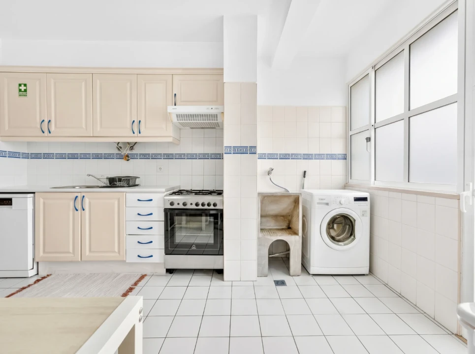 Apartamento T3 para Venda em Câmara de Lobos Foto 14