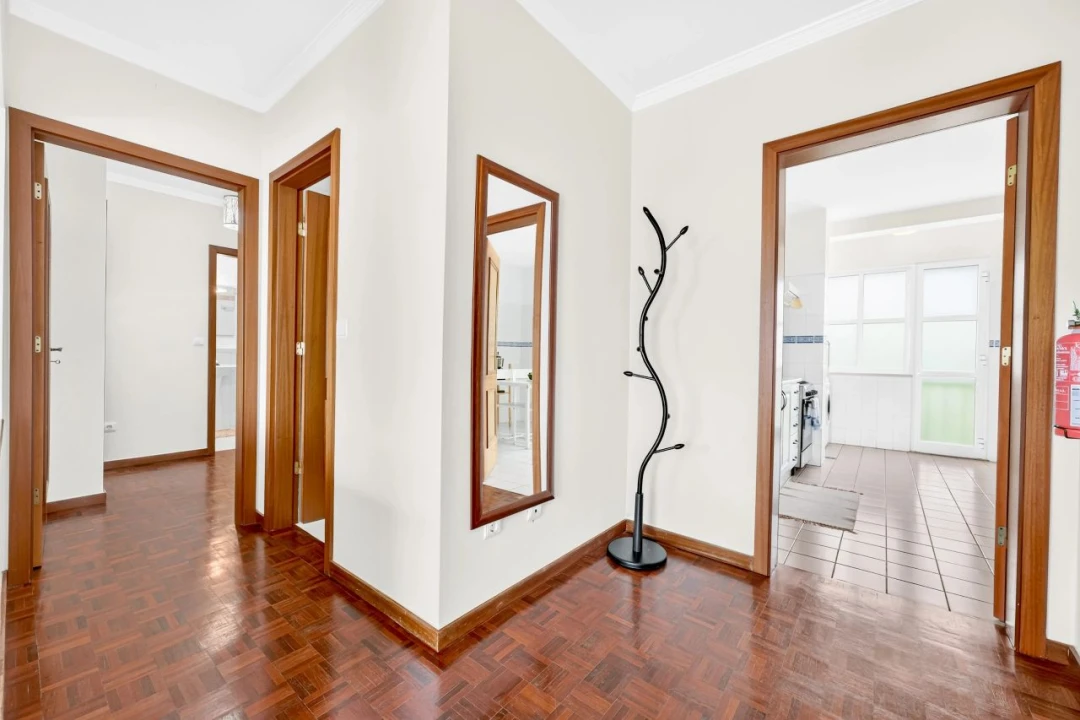 Apartamento T3 para Venda em Câmara de Lobos Foto 17