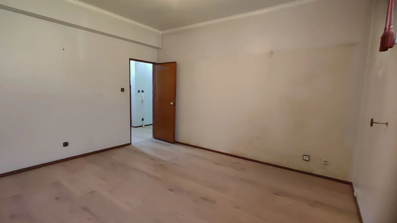 Apartamento T2 para Venda em Odivelas Foto 9