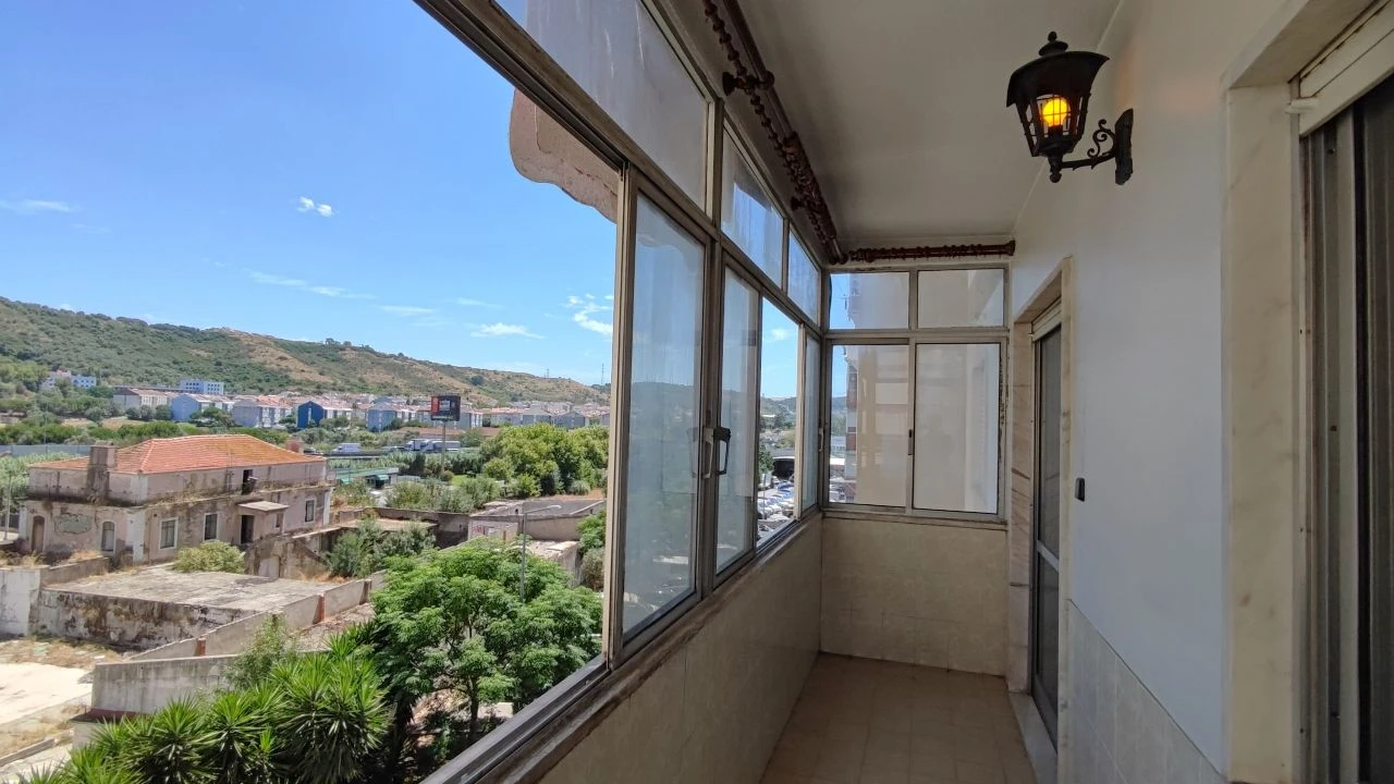 Apartamento T2 para Venda em Odivelas Foto 13