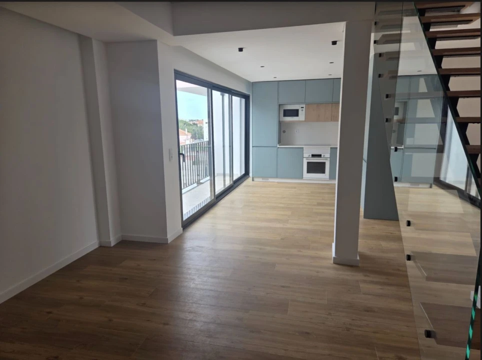 Apartamento T2 para Venda em Alcabideche Foto 1