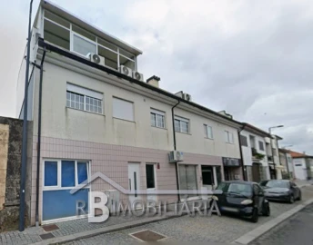 Loja para Venda em Borba de Godim