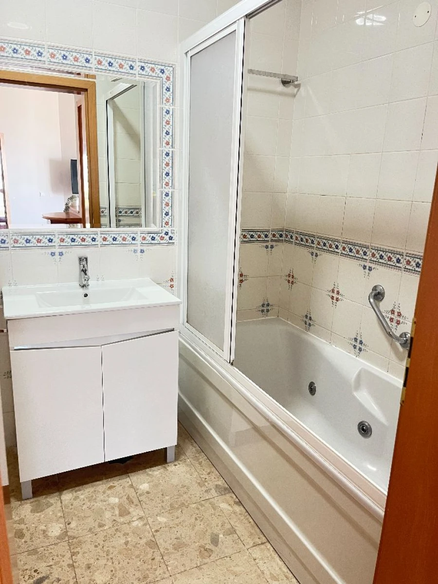 Apartamento T1 para Arrendamento em Portimão Foto 7