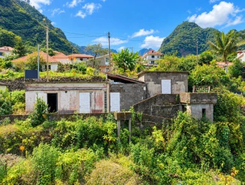 Moradia T2 para Venda em Achada do Pau Bastião