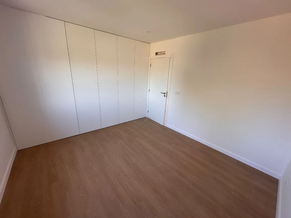 Apartamento T3 para Venda em Vila Meã Foto 2
