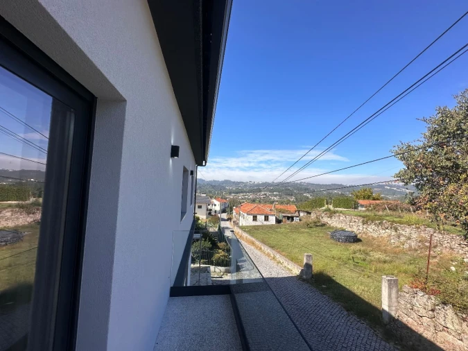 Apartamento T3 para Venda em Vila Meã Foto 12