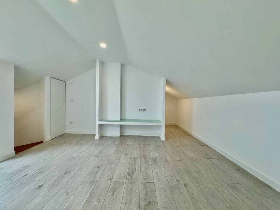 Apartamento T3 para Arrendamento em Queluz Foto 6