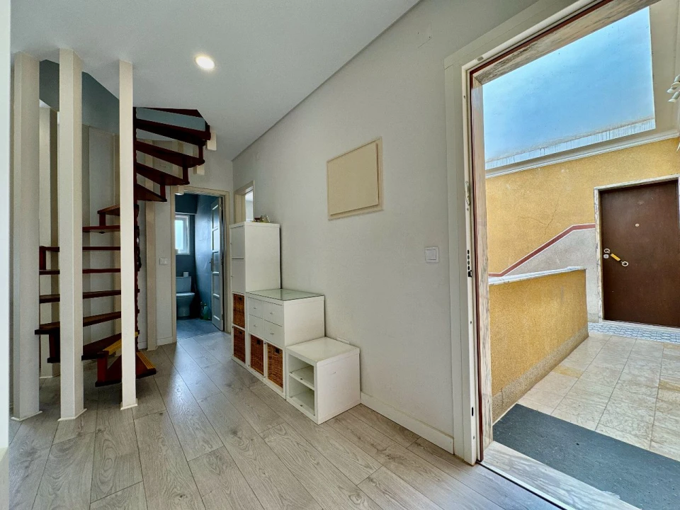 Apartamento T3 para Arrendamento em Queluz Foto 20
