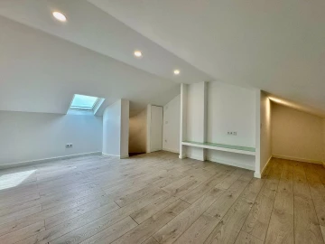 Apartamento T3 para Arrendamento em Queluz