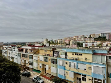 Apartamento T3 para Arrendamento em Queluz