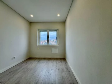 Apartamento T3 para Arrendamento em Queluz