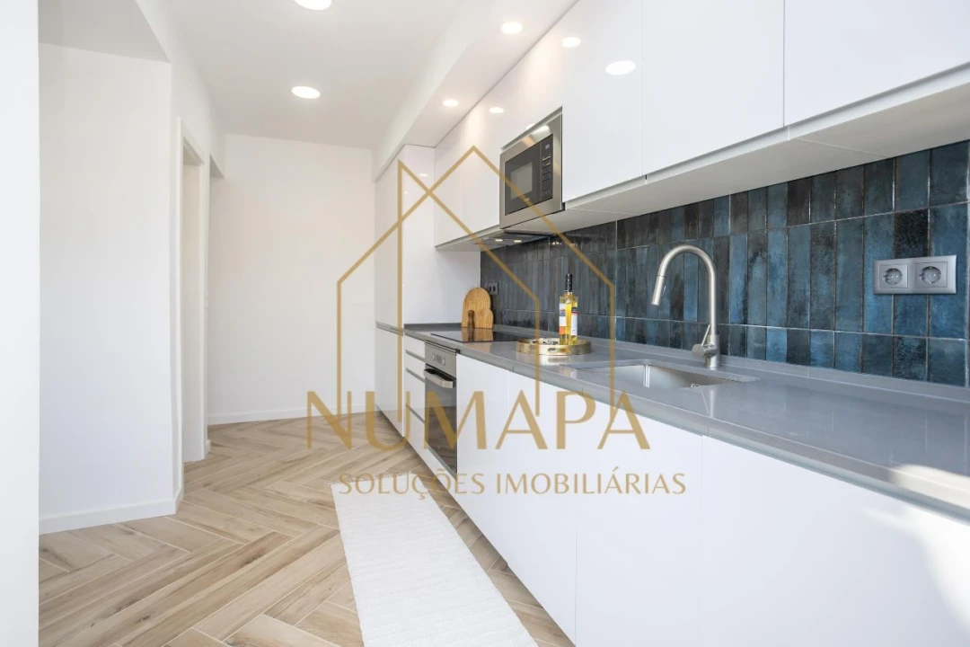 Apartamento T2 para Venda em Almada Foto 3