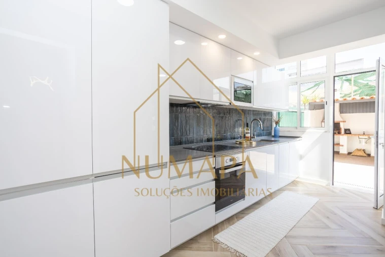 Apartamento T2 para Venda em Almada Foto 2
