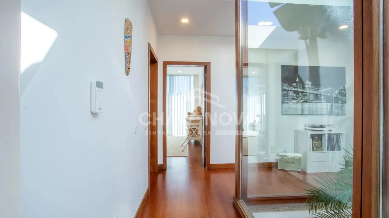 Moradia T4 para Venda em Espinho Foto 5