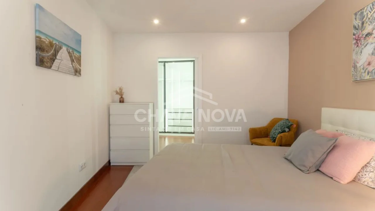 Moradia T4 para Venda em Espinho Foto 8