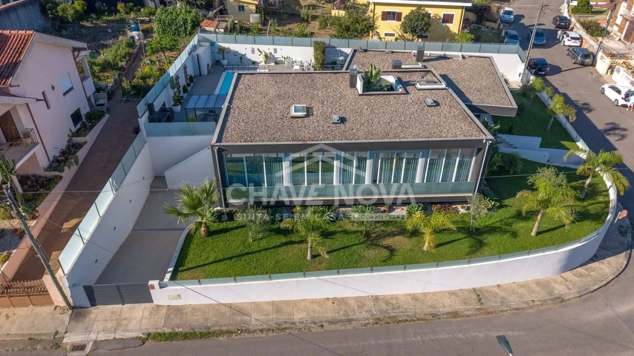 Moradia T4 para Venda em Espinho Foto 24