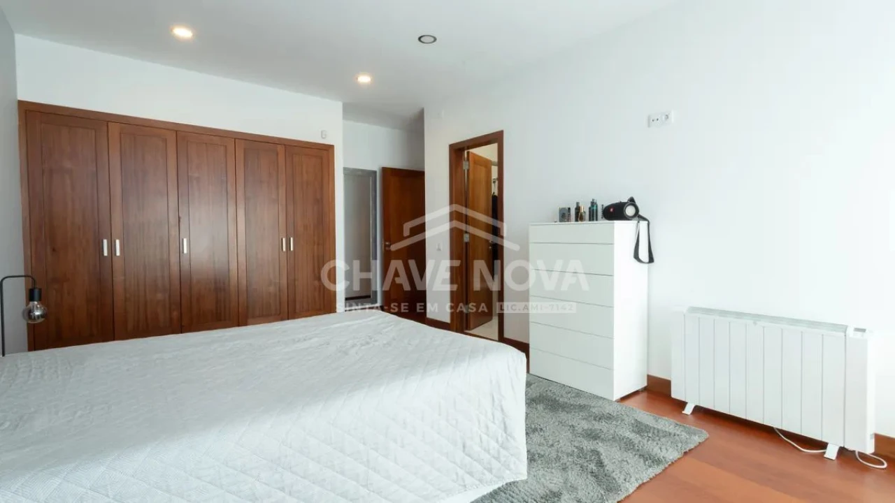 Moradia T4 para Venda em Espinho Foto 21