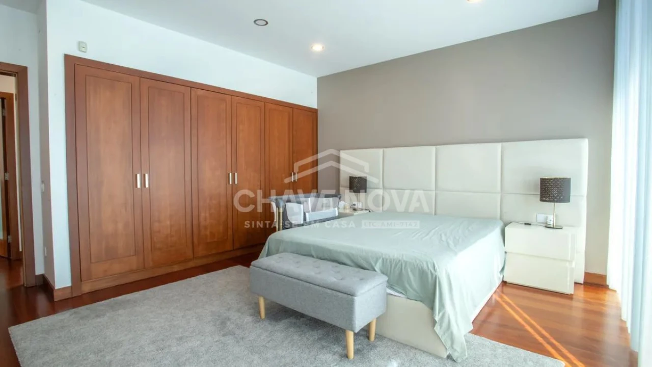 Moradia T4 para Venda em Espinho Foto 22