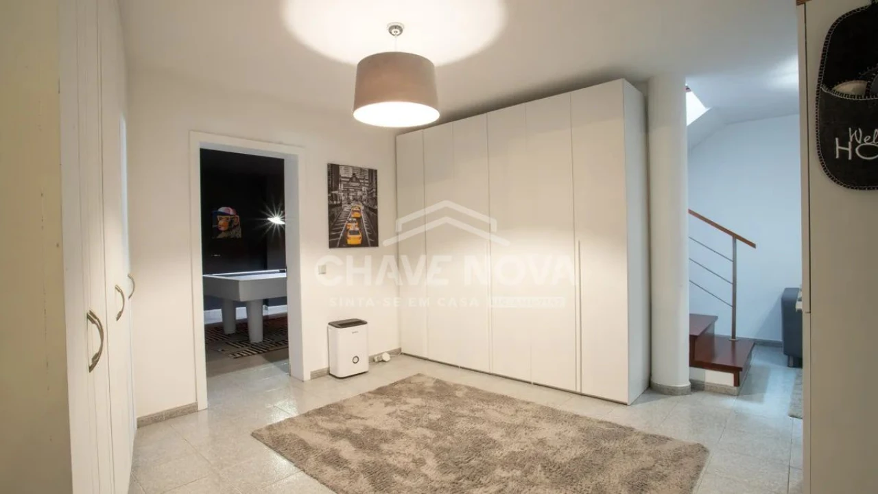 Moradia T4 para Venda em Espinho Foto 29