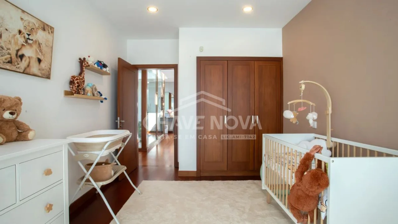 Moradia T4 para Venda em Espinho Foto 41