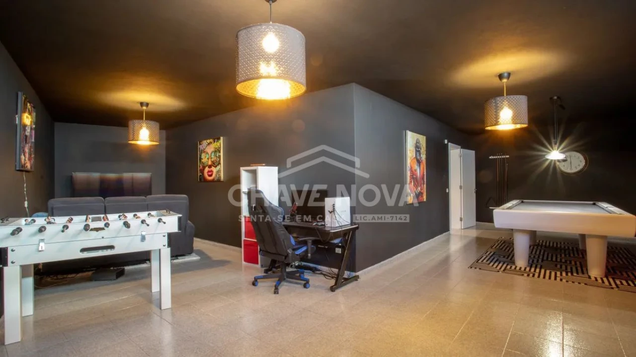 Moradia T4 para Venda em Espinho Foto 39