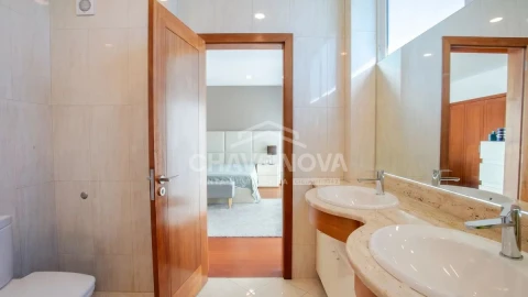Moradia T4 para Venda em Espinho