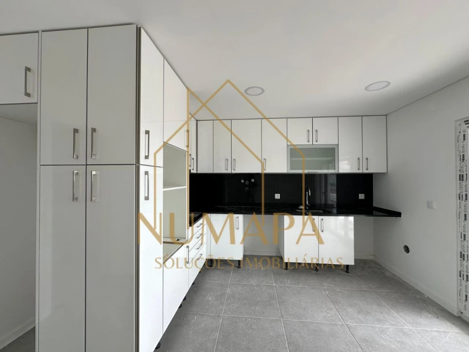 Apartamento T2 para Venda em Paio Pires Foto 1