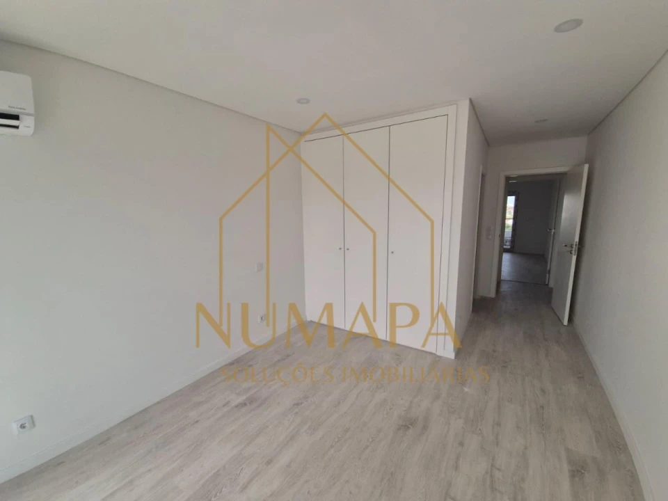 Apartamento T2 para Venda em Paio Pires Foto 3