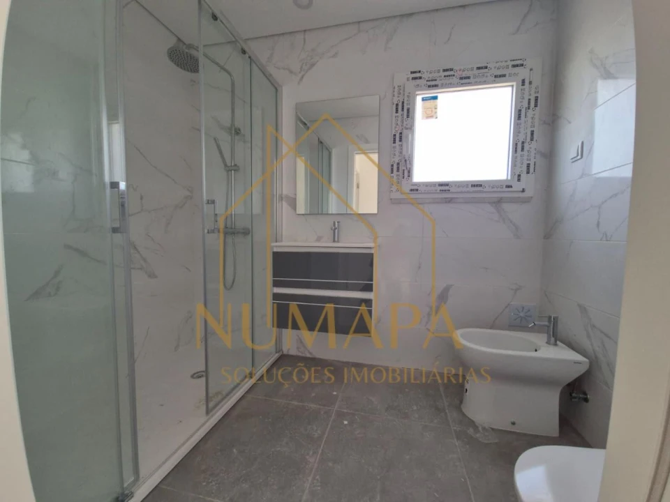 Apartamento T2 para Venda em Paio Pires Foto 5