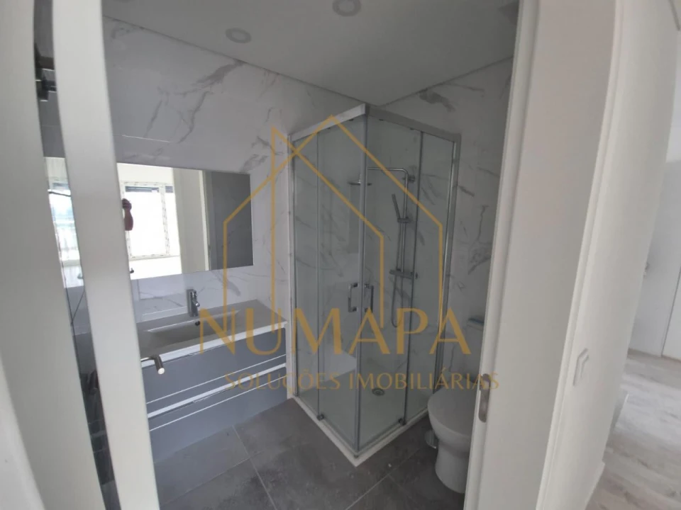 Apartamento T2 para Venda em Paio Pires Foto 7