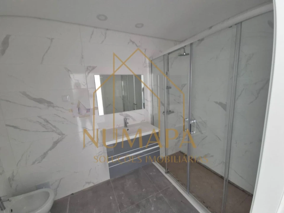 Apartamento T2 para Venda em Paio Pires Foto 6