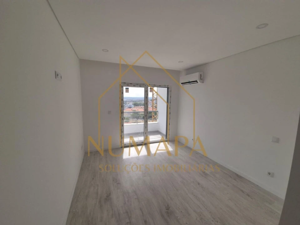 Apartamento T2 para Venda em Paio Pires Foto 10