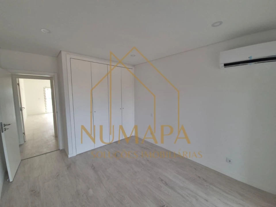 Apartamento T2 para Venda em Paio Pires Foto 11