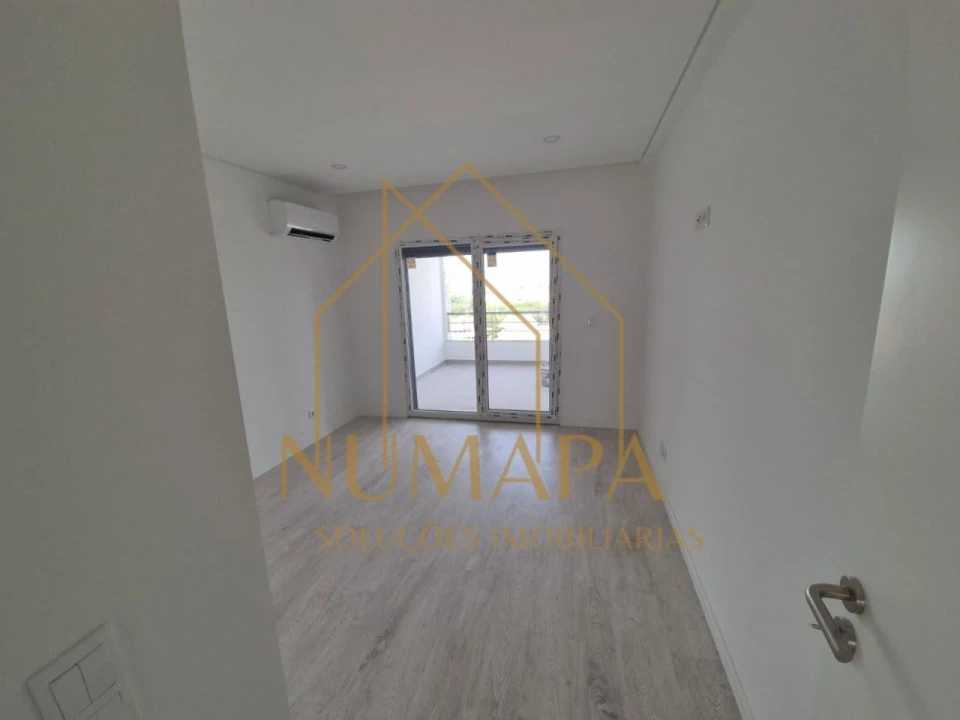 Apartamento T2 para Venda em Paio Pires Foto 14