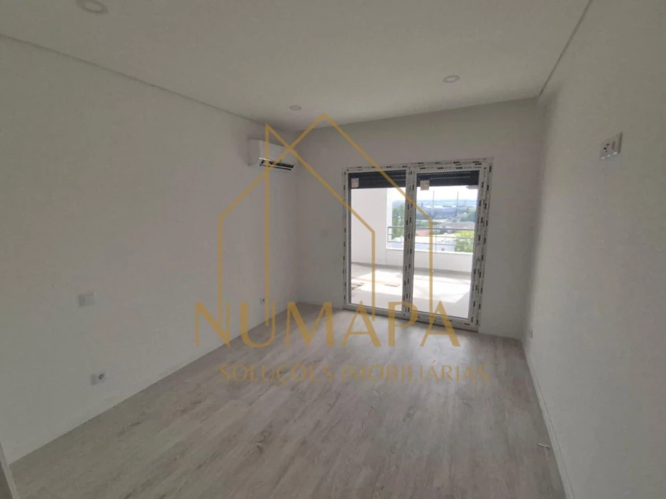 Apartamento T2 para Venda em Paio Pires Foto 17