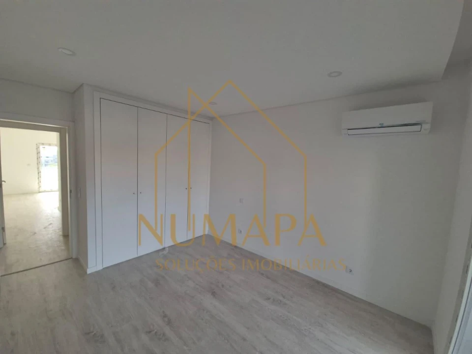 Apartamento T2 para Venda em Paio Pires Foto 13