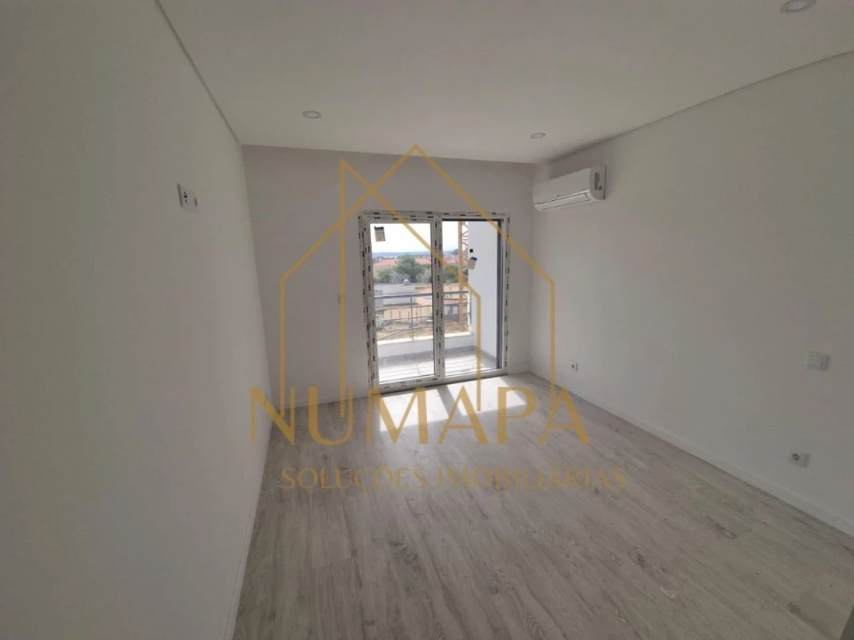 Apartamento T2 para Venda em Paio Pires Foto 20