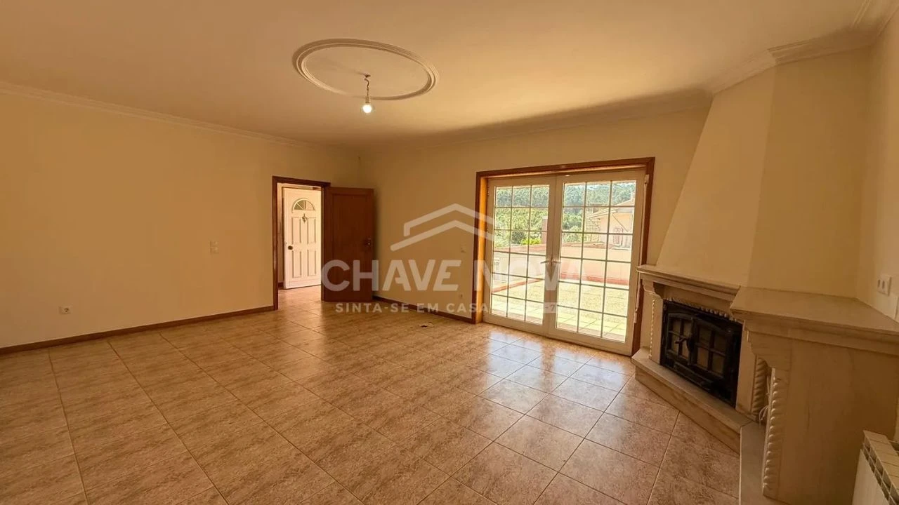 Moradia T3 para Venda em Mouchão Foto 9