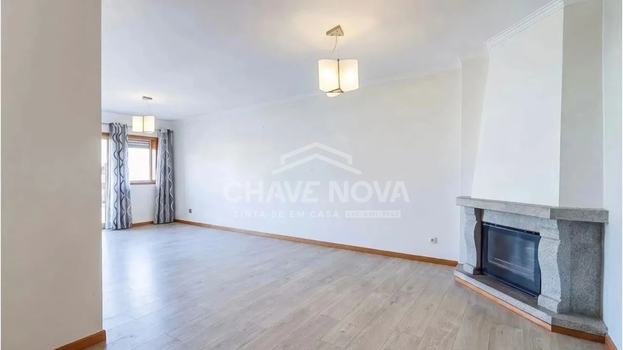 Apartamento T3 para Venda em Paços de Brandão Foto 5