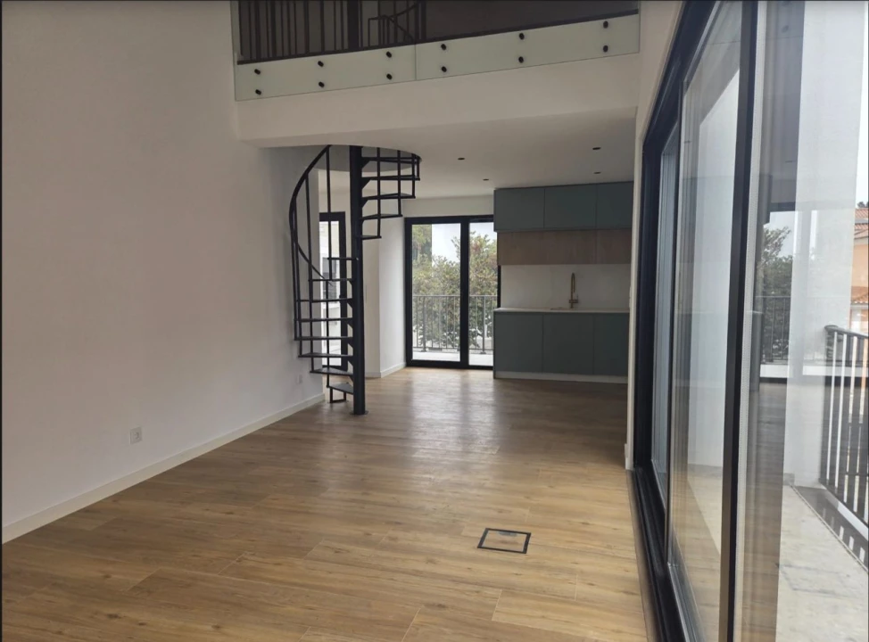 Apartamento T2 para Venda em Alcabideche Foto 3