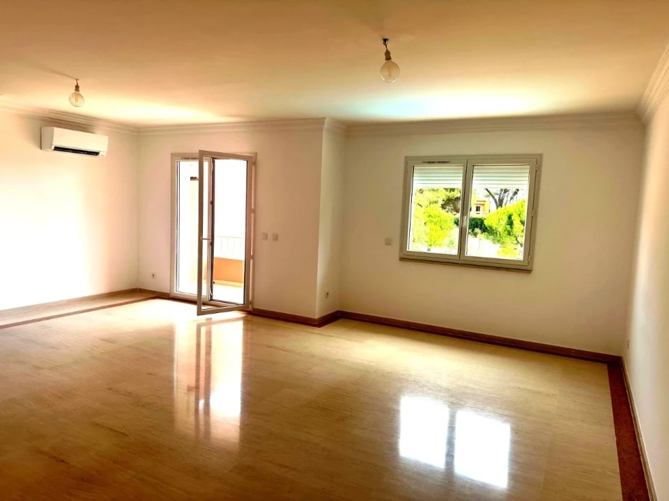 Apartamento T2 para Arrendamento em Cascais Foto 2