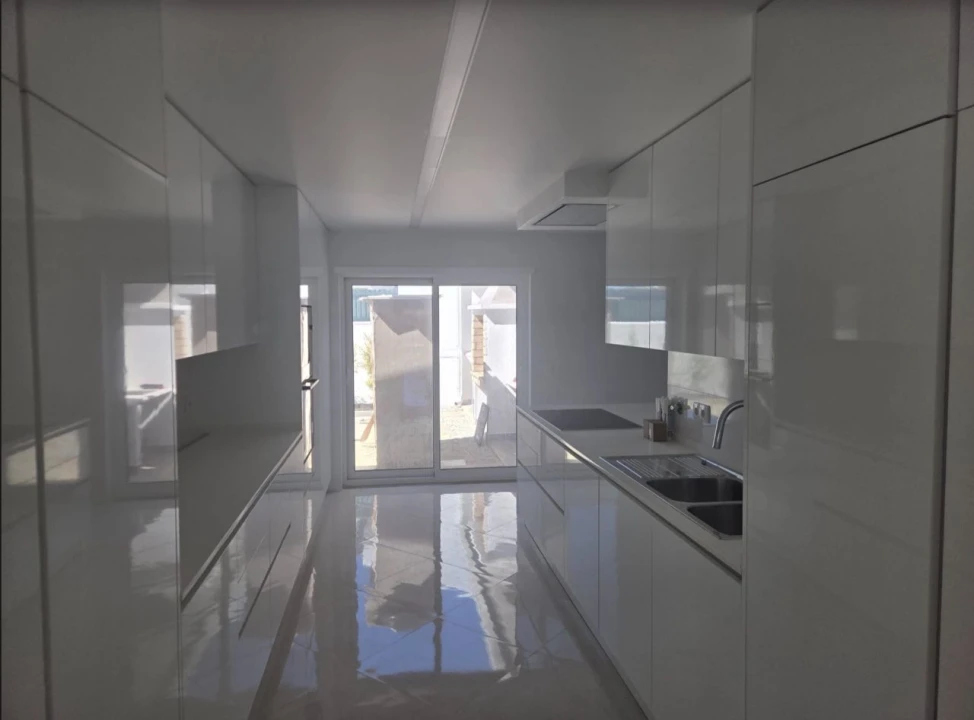 Moradia T4 para Arrendamento em Areia Foto 9