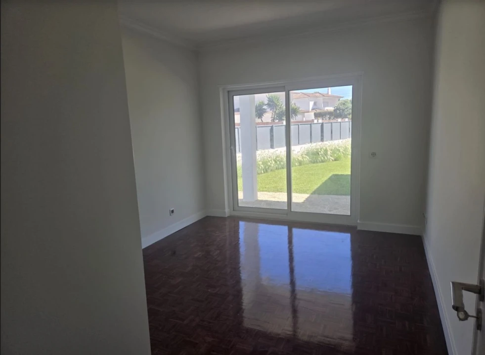 Moradia T4 para Arrendamento em Areia Foto 13