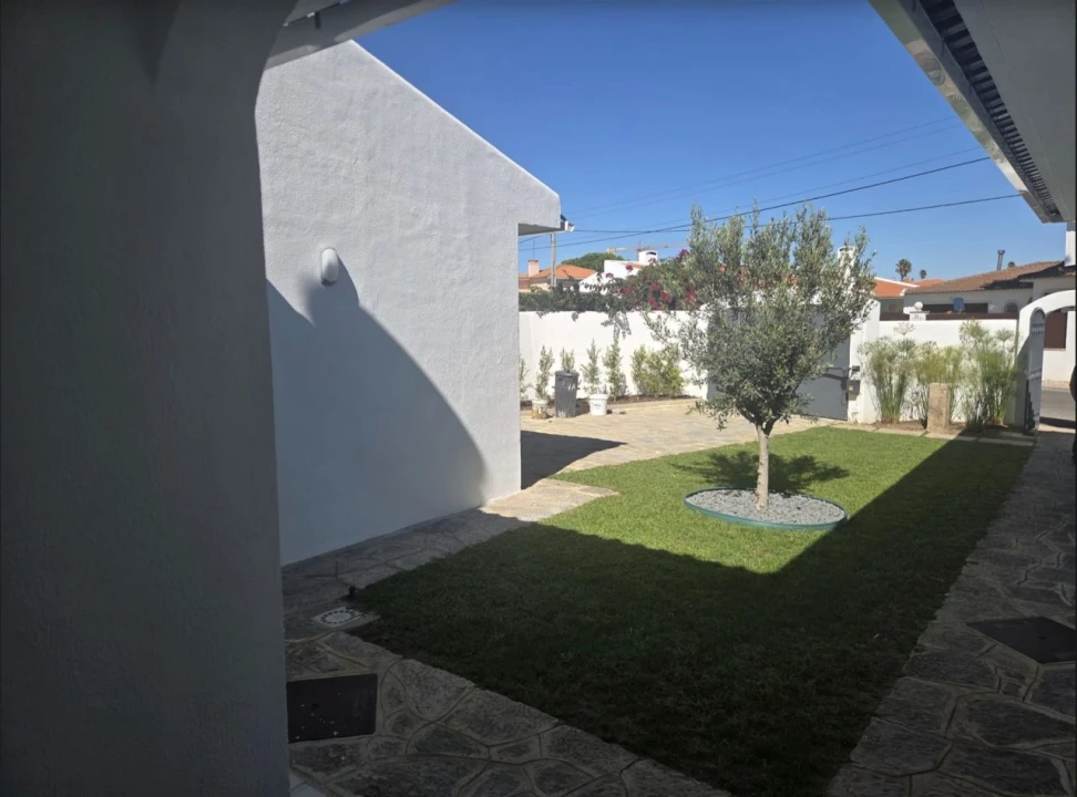 Moradia T4 para Arrendamento em Areia Foto 21