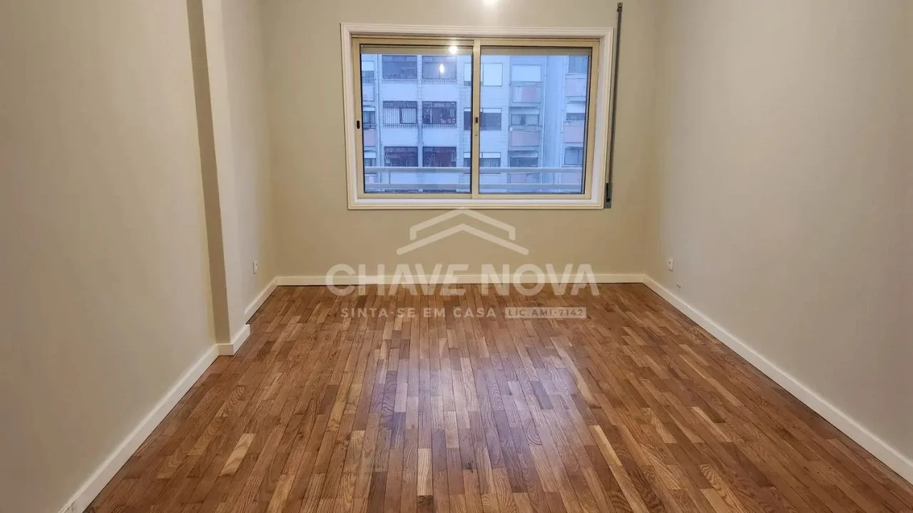 Apartamento T1 para Venda em Vila Nova de Gaia Foto 5